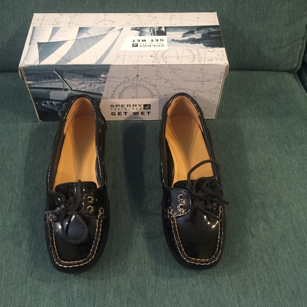 Sperry Black Patent moccasin size 6 1/2